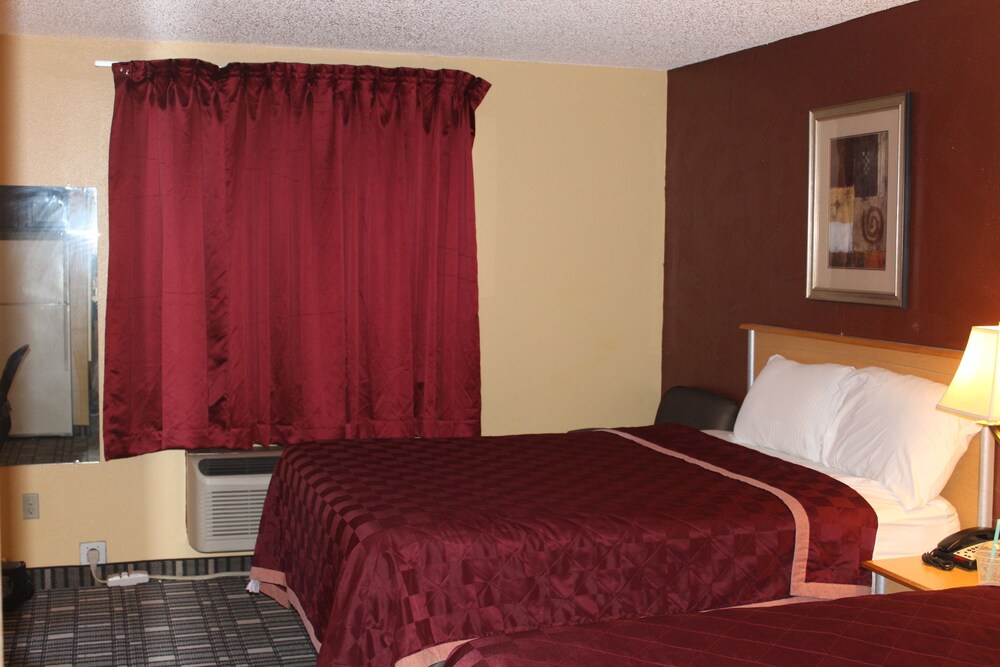 The Executive Inn & Suites - photo 6