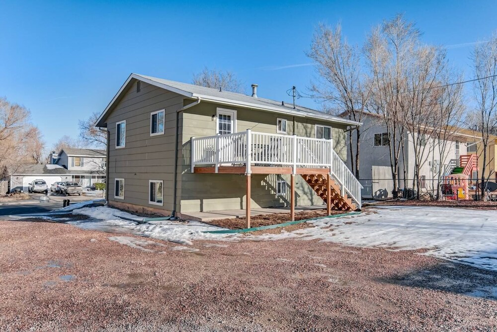 2BR Aptmt Parks Private Deck Mountain Views - photo 39