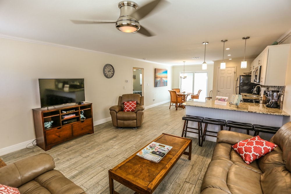Coral by the Sea 3052 Sleeps 6 Walk to Beach - featured photo