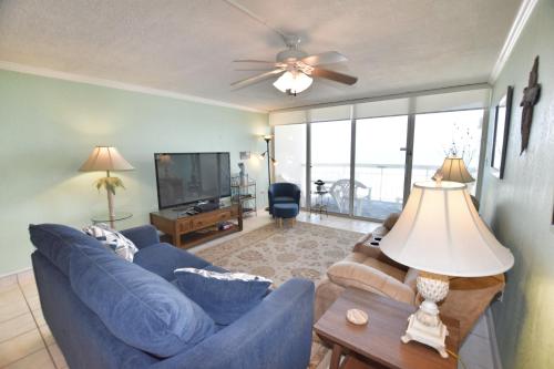 0303 Waters Edge Resort 1 Bedroom Condo by RedAwning - photo 9