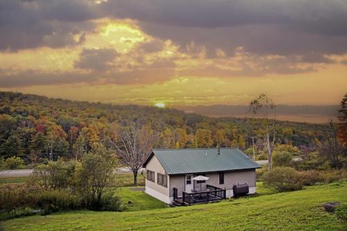 Mamai Mountains - carbon neutral hotel in Bainbridge