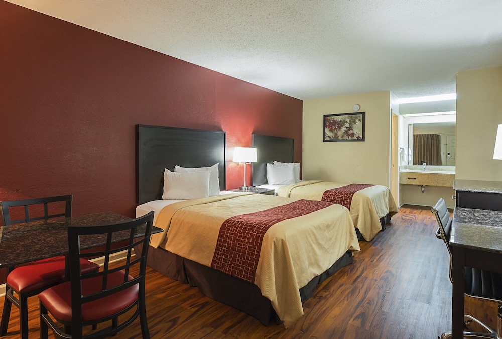 Red Roof Inn & Suites Scottsboro - photo 21