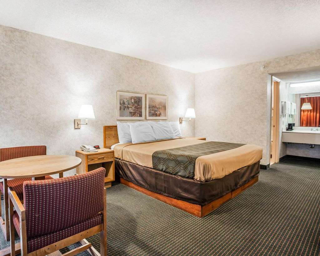 Econo Lodge Jefferson City - photo 10