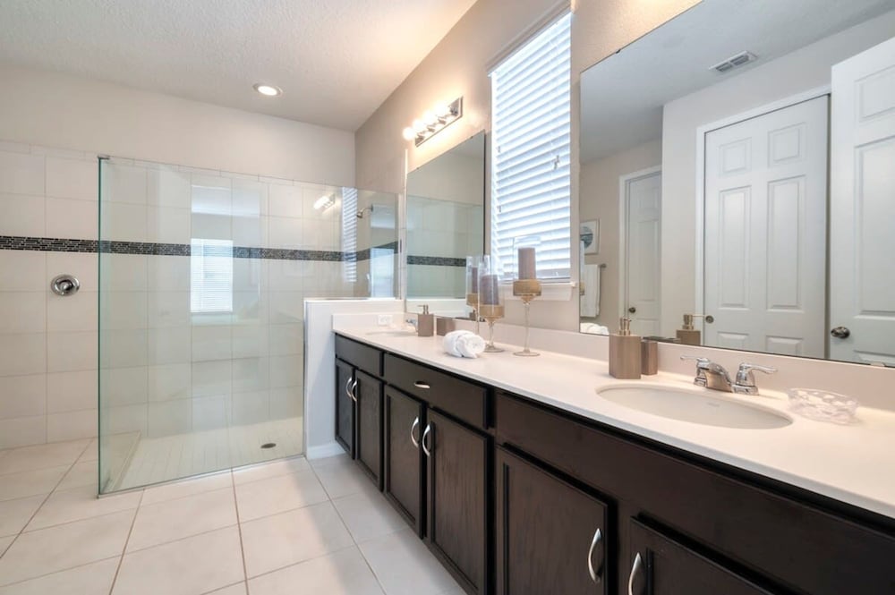 Ultimate Resort Retreat Stunning 6 bedroom Haven - photo 46