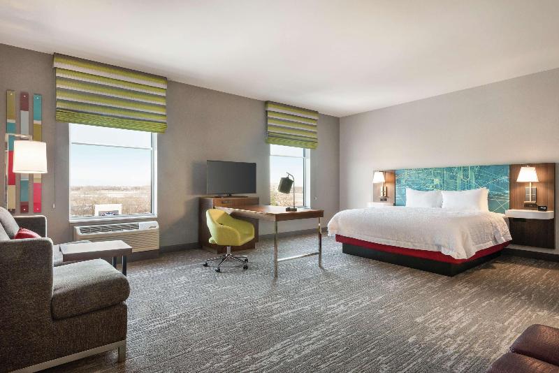 Hampton Inn Brooklyn Park - photo 8