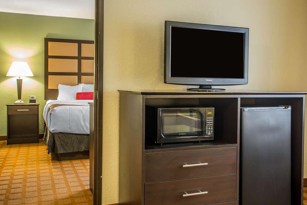 Quality Inn & Suites Marinette - photo 40