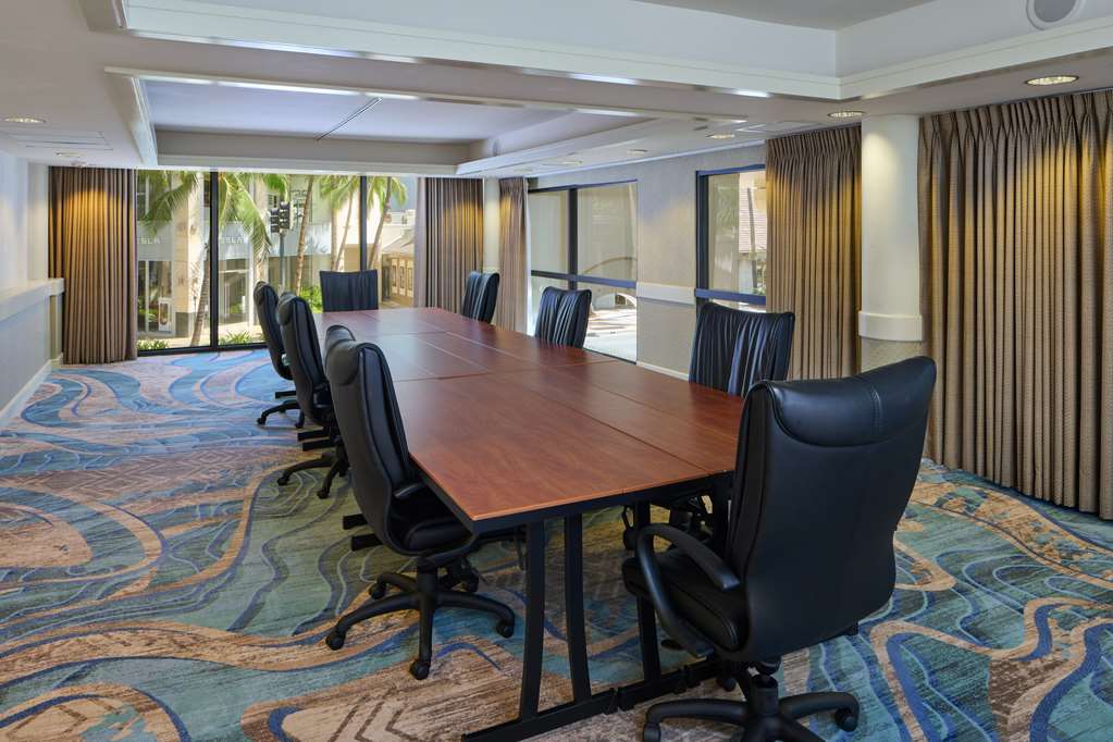 Outrigger Waikiki Beach Resort - photo 41