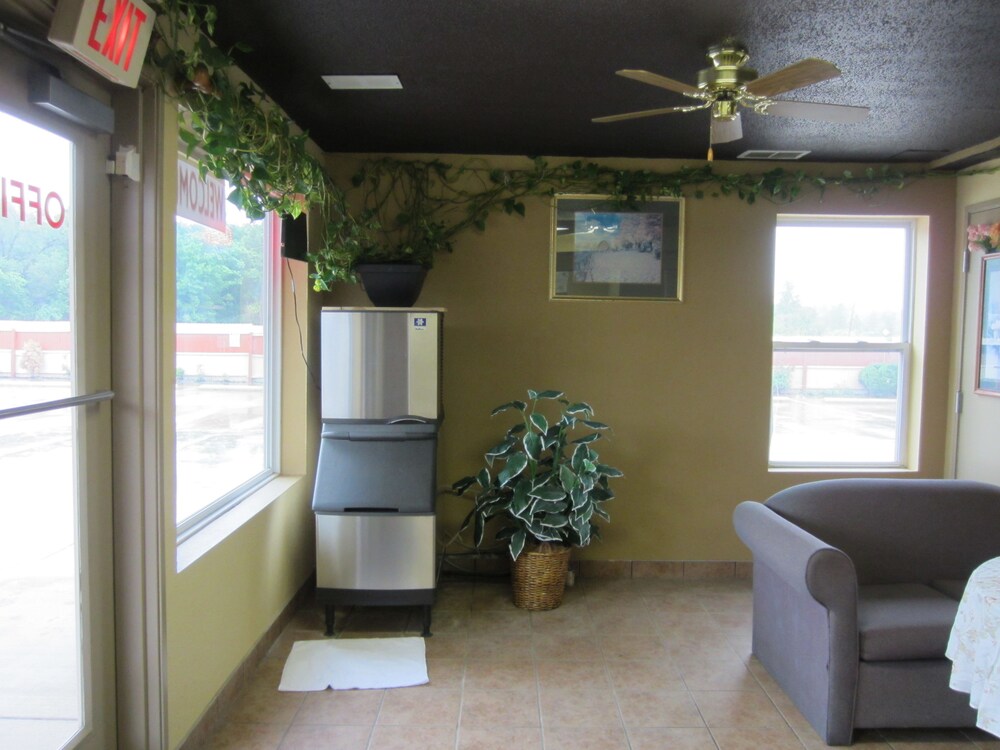 First Western Inn - photo 36