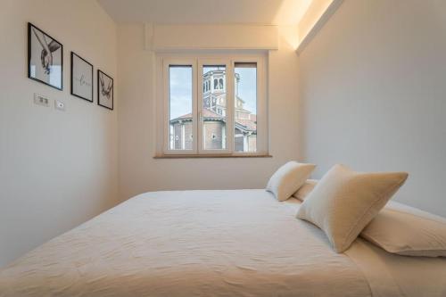 Chic Apartment in NoLo: Style and Comfort in Milan — 4-Star Luxury Hotel in Milan, Italy