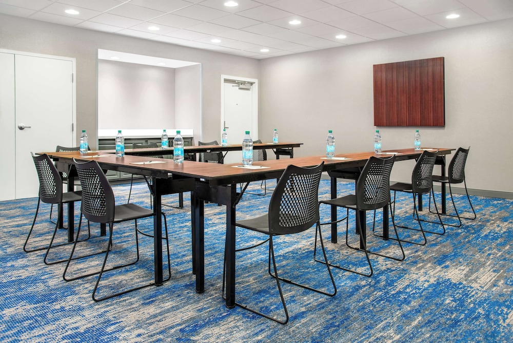 Hampton Inn & Suites Brookings - photo 35