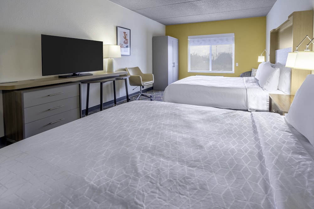 Holiday Inn & Suites Wausau Rothschild by IHG - photo 21