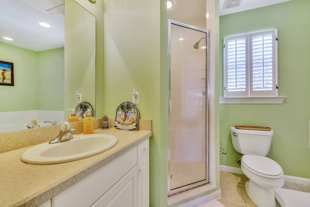 Coral Palm by Avantstay Key West Walkable Gated Community & Shared Pool - photo 24
