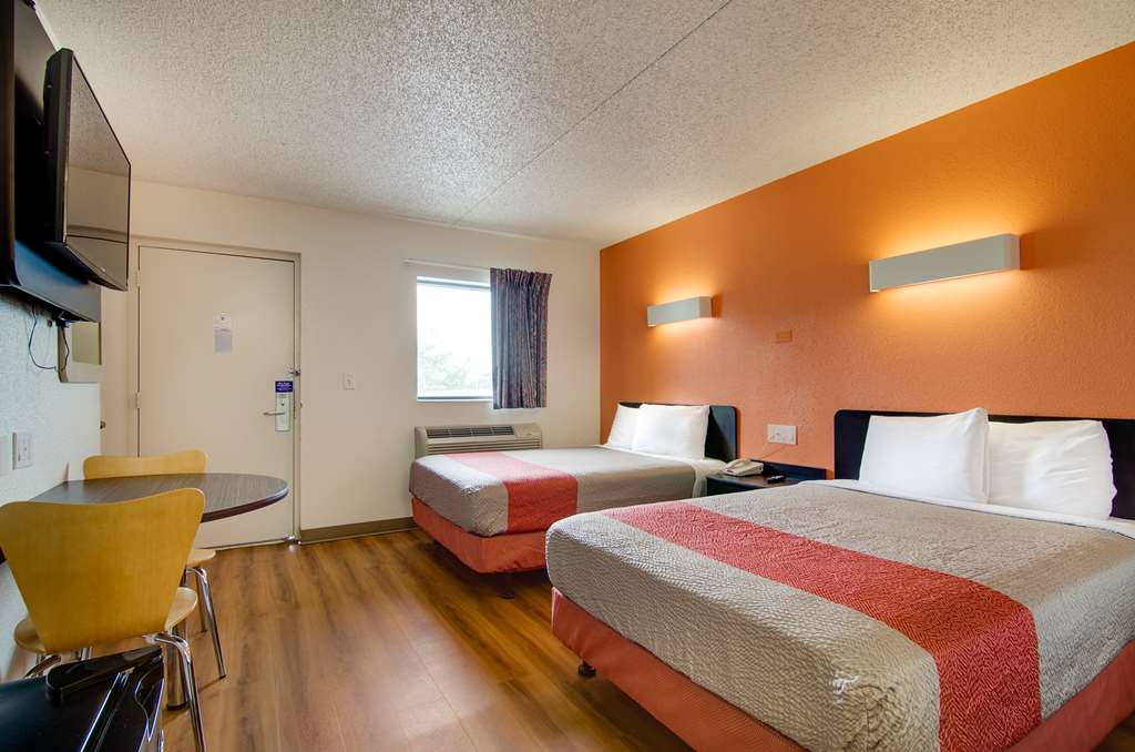 Motel 6 Salina KS - photo 22
