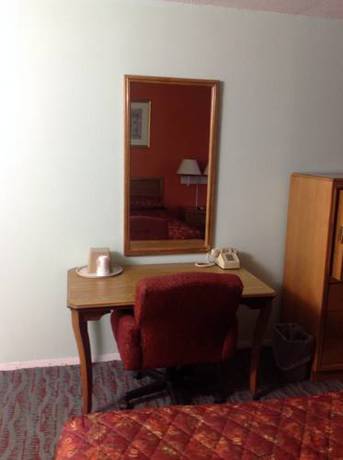 Economy Inn Granite City - photo 6