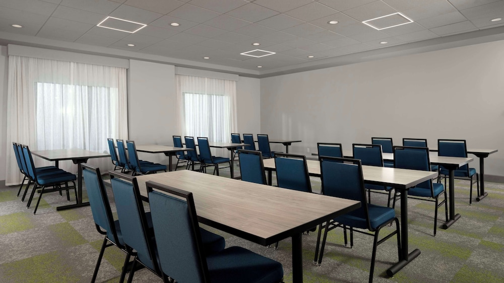 Spark by Hilton Houston Bush Intercontinental Airport - photo 15