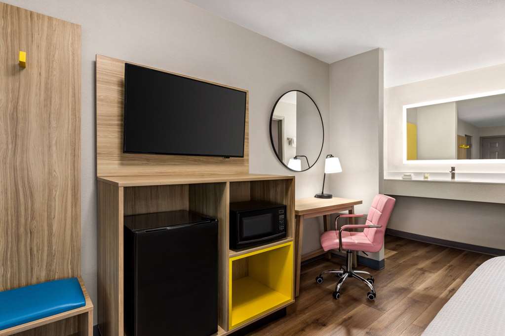 Days Inn by Wyndham Memphis at Graceland - photo 31
