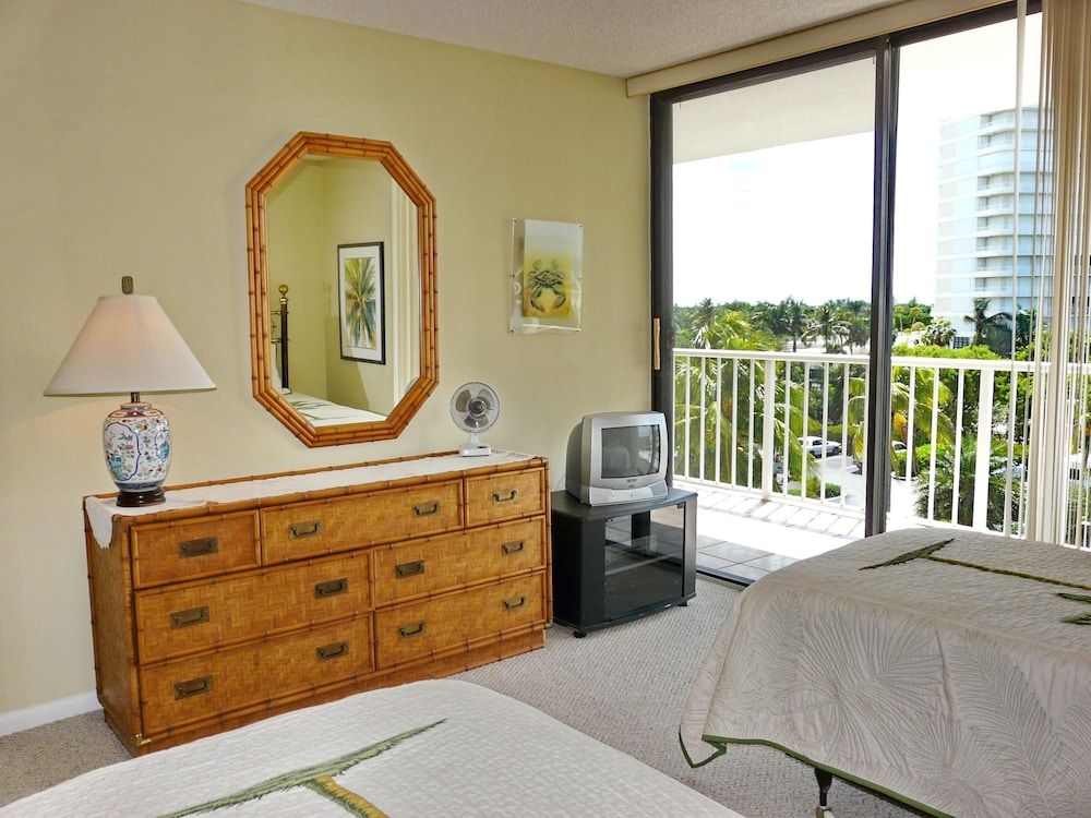 Sst3 1709 South Seas Towers 2 Bedroom Condo by Redawning - photo 23