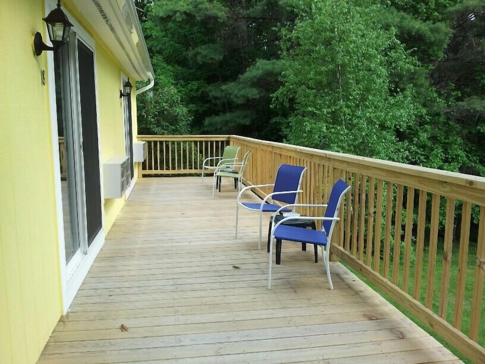 Lake Winnipesaukee Motel - photo 56