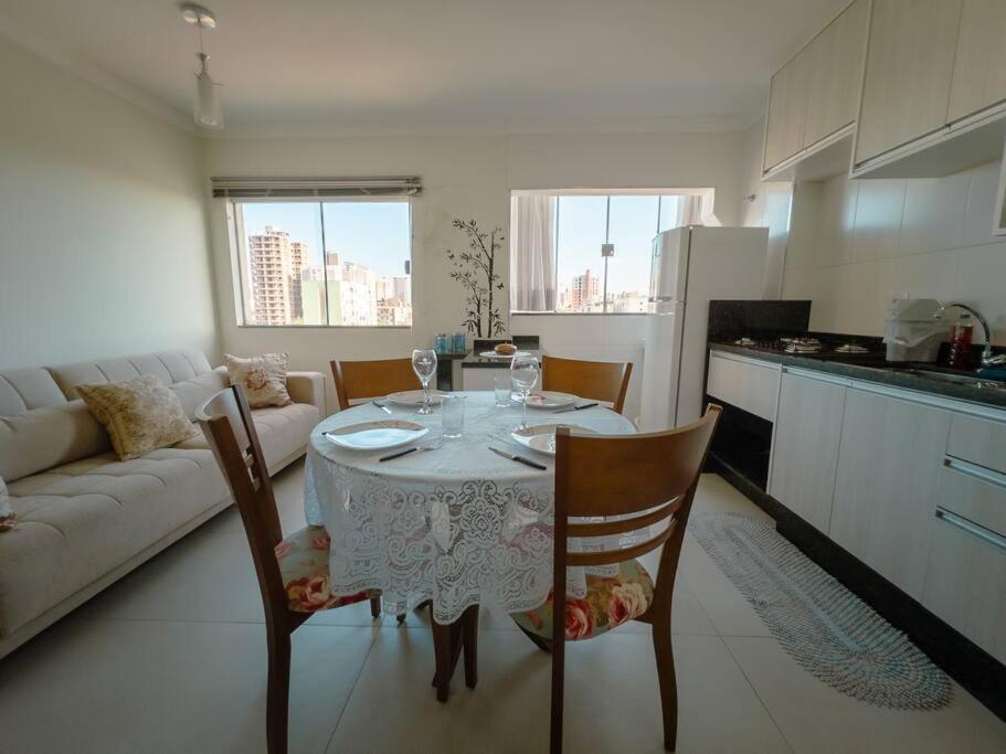 Apartamento perto UEM Wi Fi MN701 — 4-Star Luxury Hotel in Maringa, Brasil