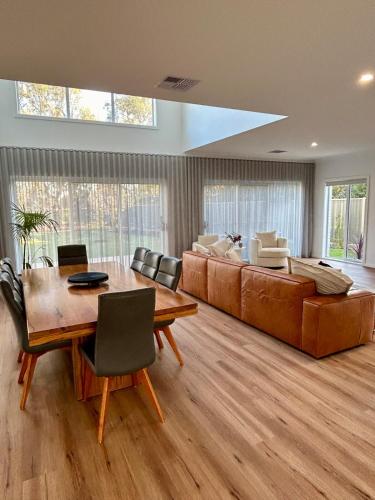 Yarrawonga Golf & Lake Getaway in Yarrawonga, Australia