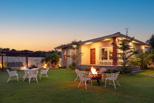 Inaayat Villa by StayVista Luxe Retreat with Pool & Garden — 4-Star Luxury Hotel in Jaipur, India