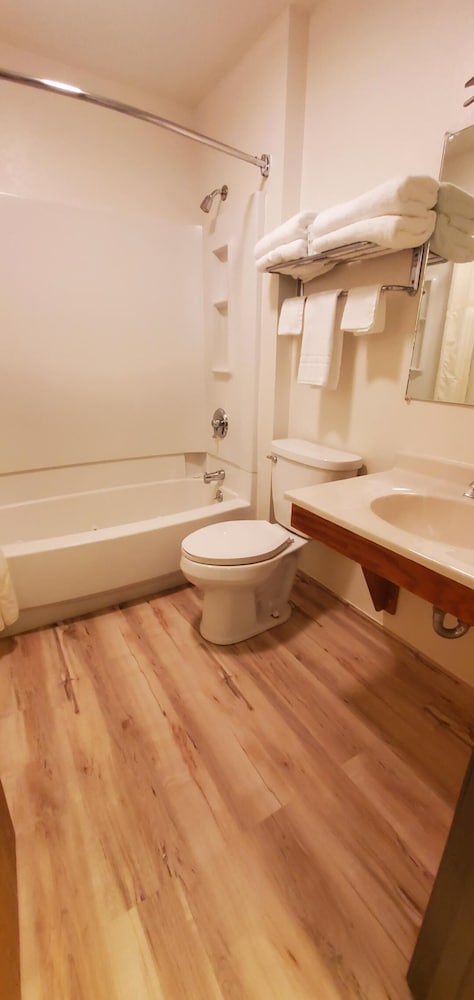 Gettysburg Inn & Suites - photo 31