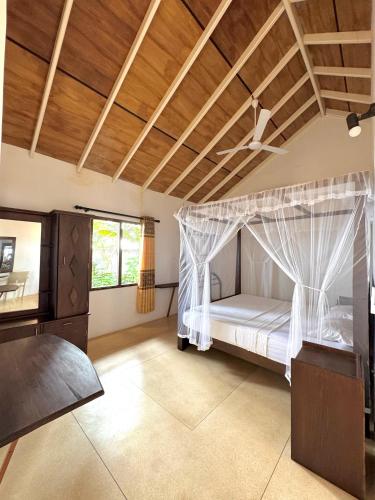 Jayaa Beach - carbon neutral hotel in Galle