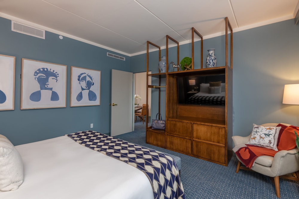 The Bradley Hotel - photo 16