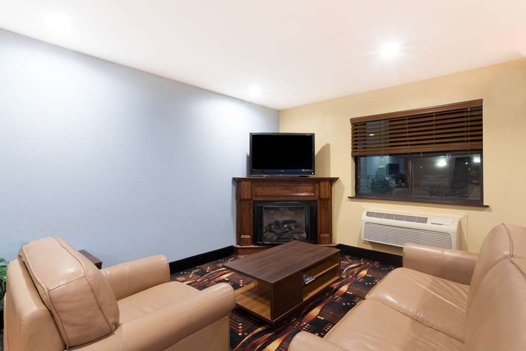 Super 8 by Wyndham Eddyville Kuttawa - photo 3