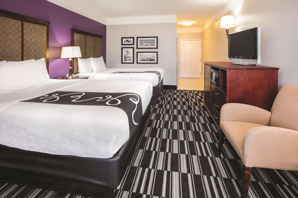 Baymont by Wyndham Dallas South DeSoto - photo 11