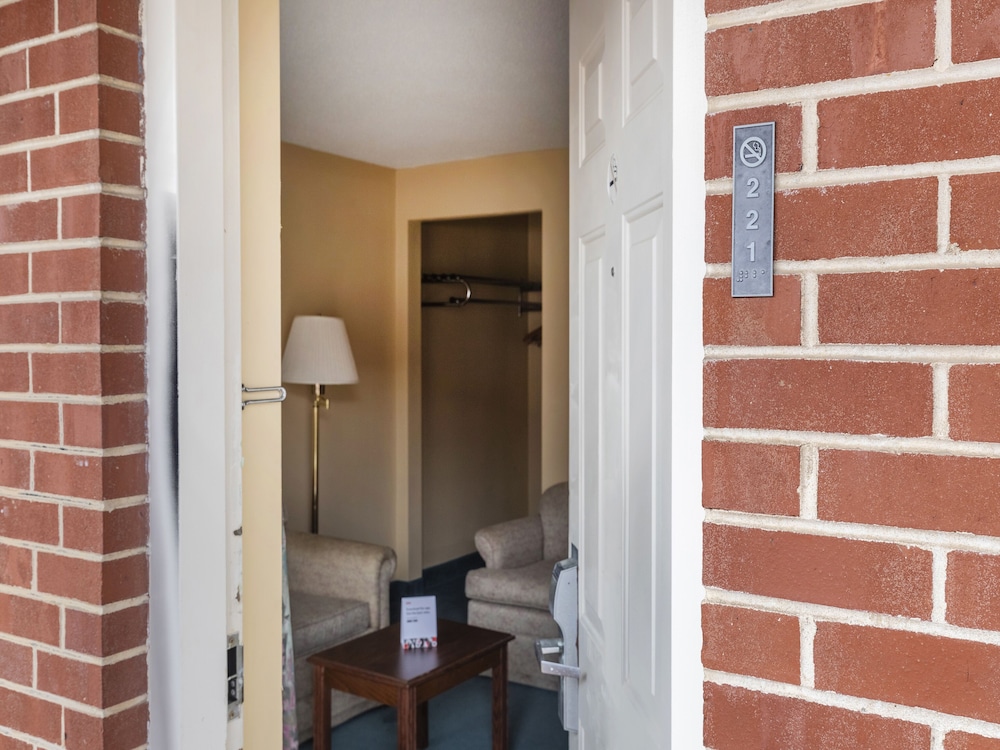 Mansion View Inn and Suite - photo 32
