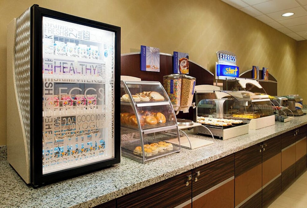 Holiday Inn Express & Suites Pittsburgh West Greentree by IHG - photo 56