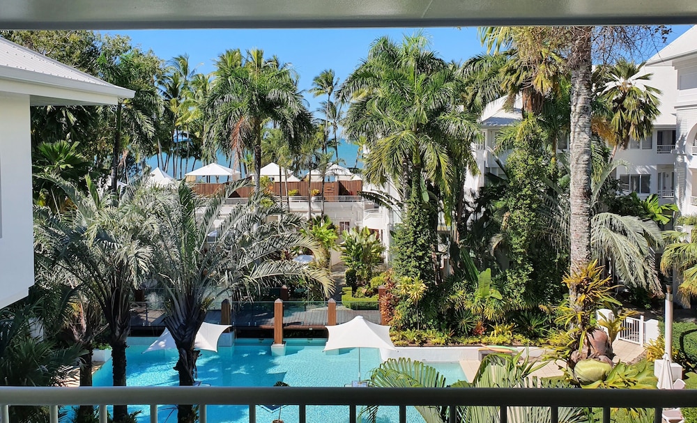 Belle Escapes Oceanview Suite Alamanda Beachfront Resort 88 — 4-Star Luxury Hotel in Palm Cove, Australia