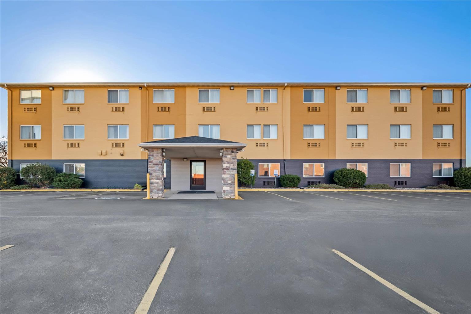 Quality Inn Dubuque on Hwy 20 - featured photo