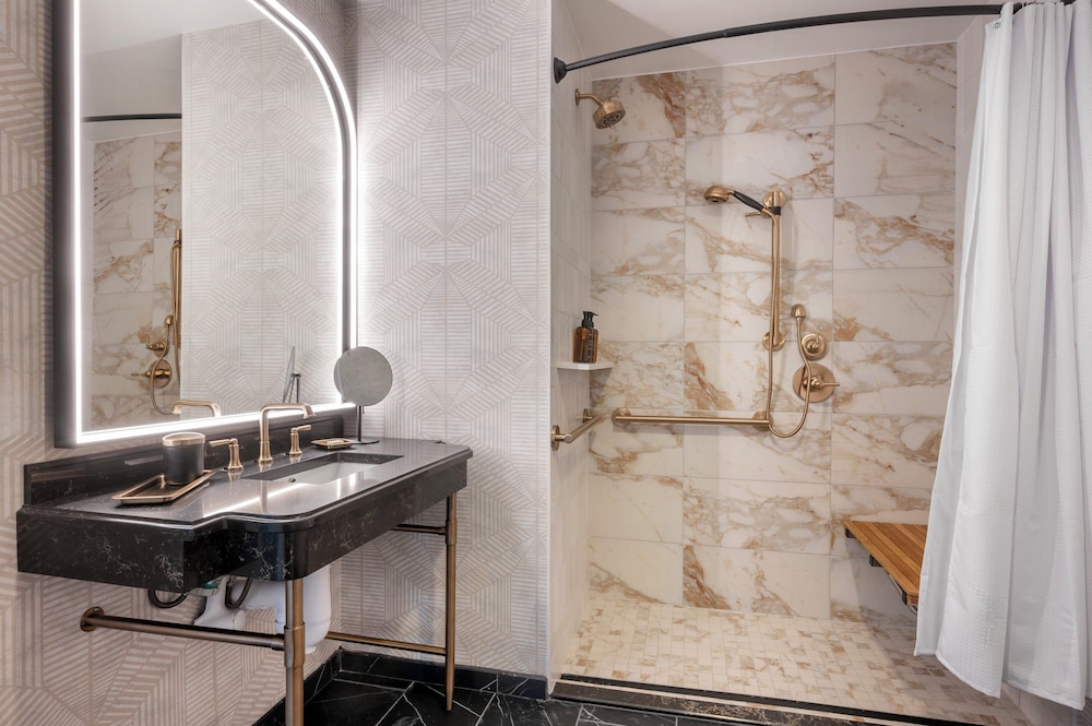 Omni Severin Hotel - photo 63