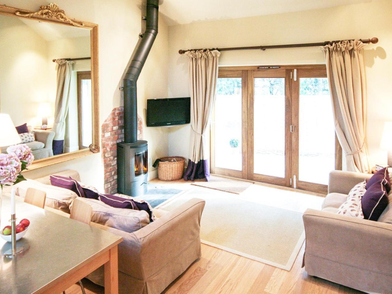 The Cow Shed — hotel in Farnham