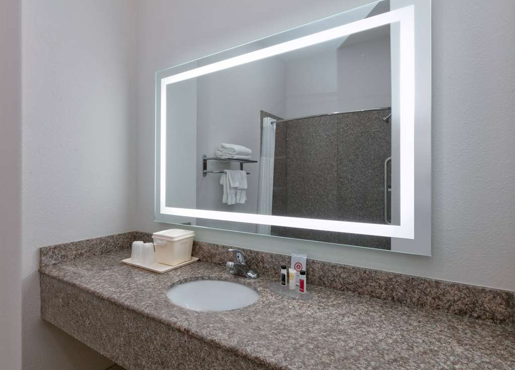 Baymont Inn & Suites by Wyndham Glen Rose - photo 13