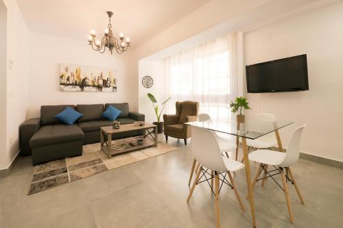 Apartamento Ribera Del Genil Centro — 4-Star Luxury Hotel in Granada, Spain
