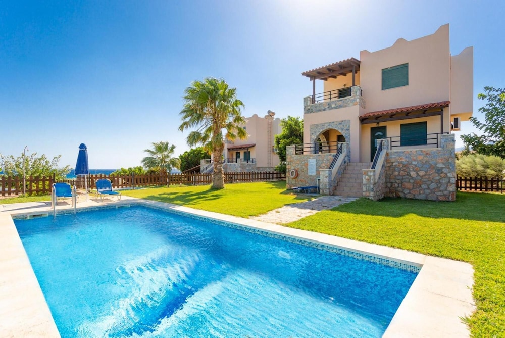 Spiros Villas Collection — 4-Star Luxury Hotel in Chora Sfakion, Greece