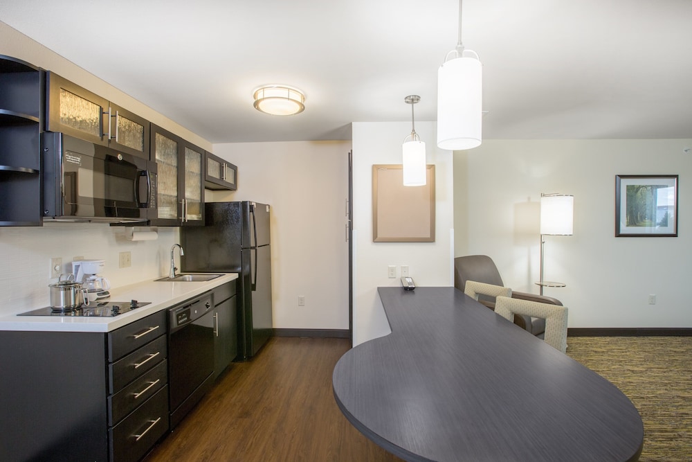 Candlewood Suites Omaha Millard Area by IHG - photo 8