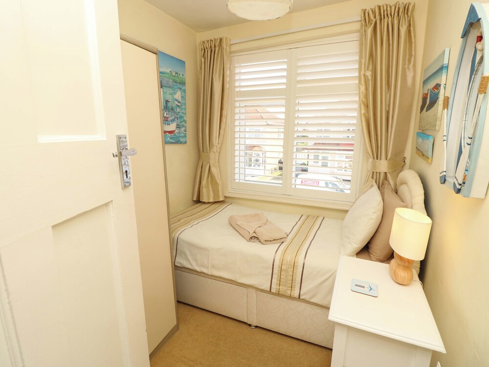 32 Cranleigh Close — Bournemouth — photo 2