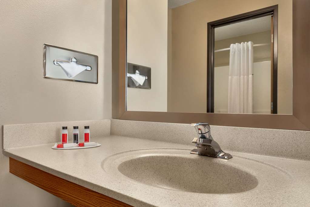 Super 8 by Wyndham Sioux Falls - photo 8