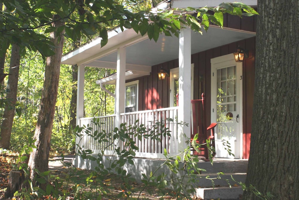 Hickory Bridge Farm Restaurant in Fairfield, United States