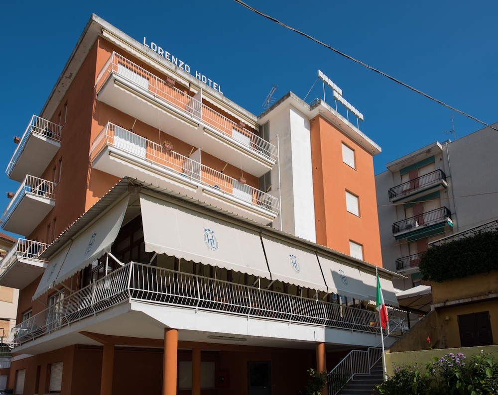 Hotel Lorenzo — Celle Ligure