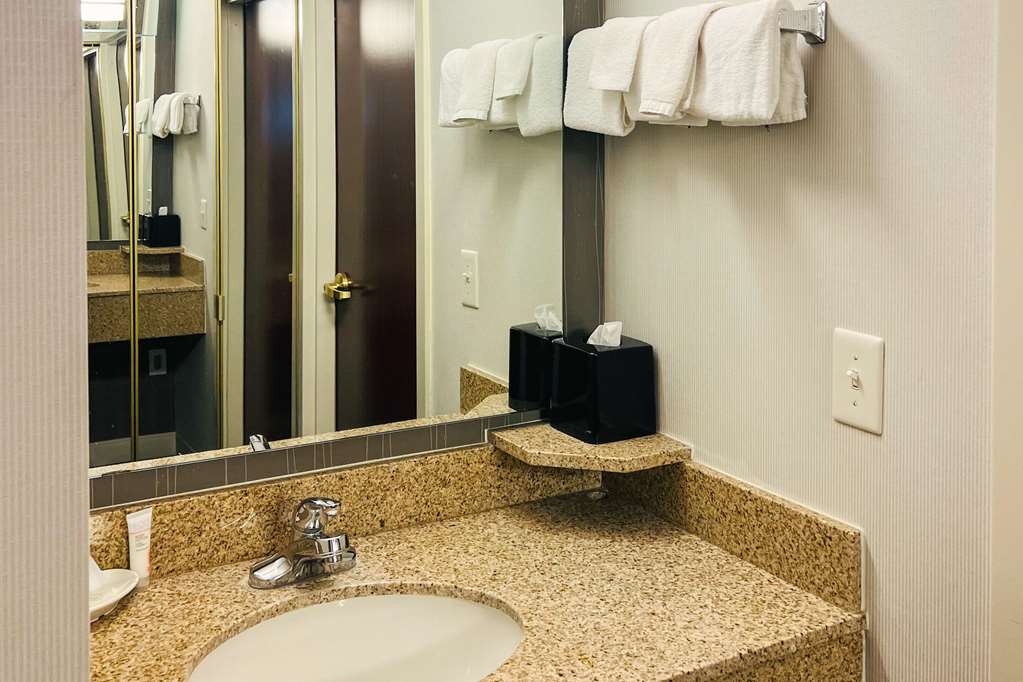 Country Inn & Suites by Radisson Columbus Edinburgh - photo 16