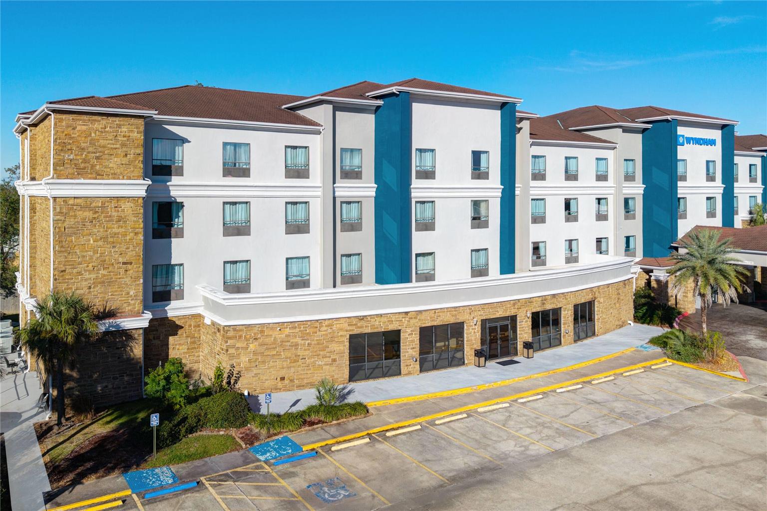 Wyndham Lake Charles - photo 3