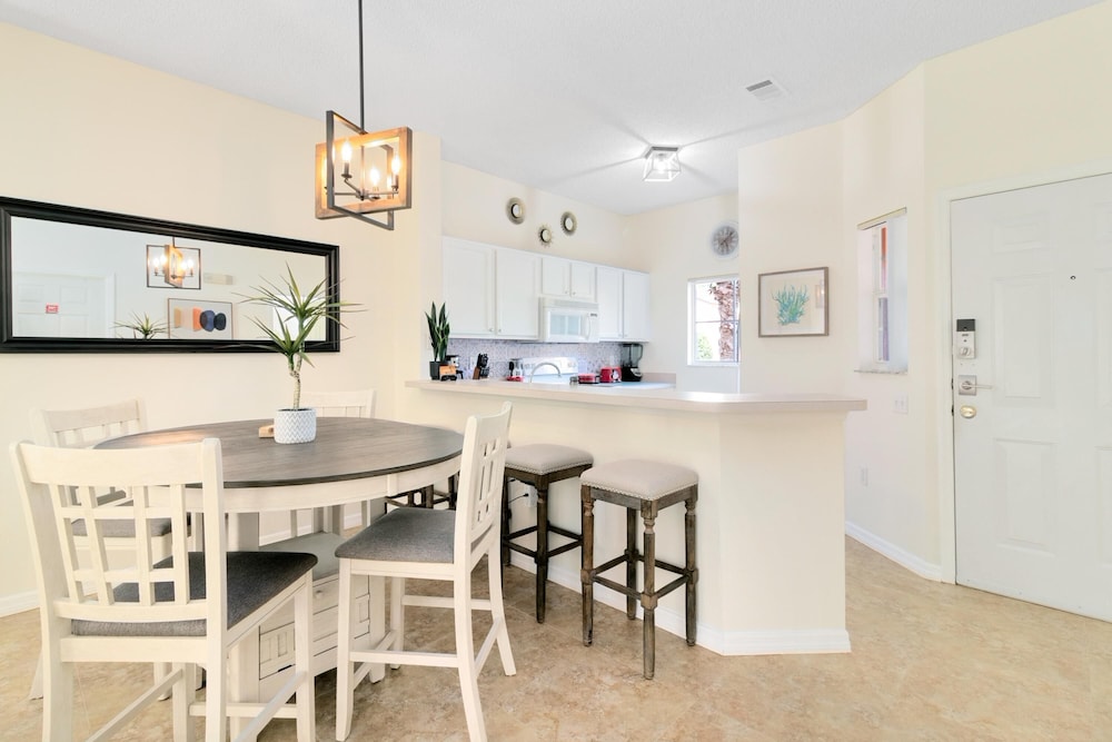 Minutes to Disney Boutique 3BR 2.5 Bath Coastal TH - photo 7