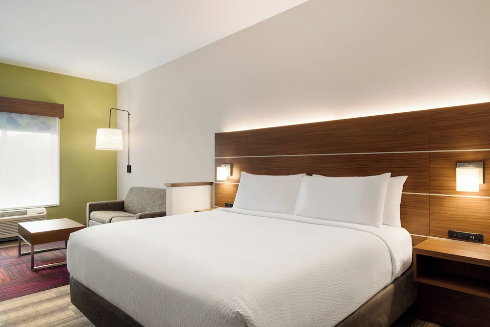 Holiday Inn Express And Suites Dalton Walnut Ave - photo 9