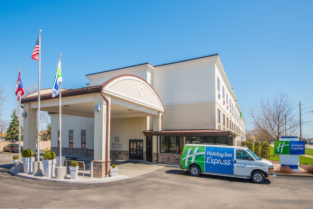 Holiday Inn Express Cleveland Airport Brookpark by IHG - photo 60