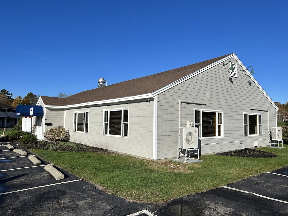 Flagship Inn & Suites - photo 34
